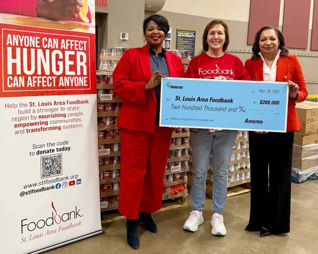Check presentation with representatives from Ameren and the St. Louis Area Foodbank
